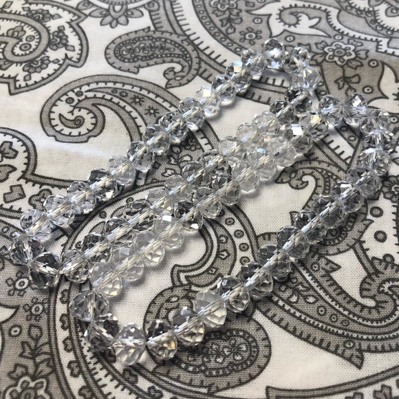 ⬇️ 🌴5 for $20🌴 2 clear beaded bracelets - Picture 1 of 6